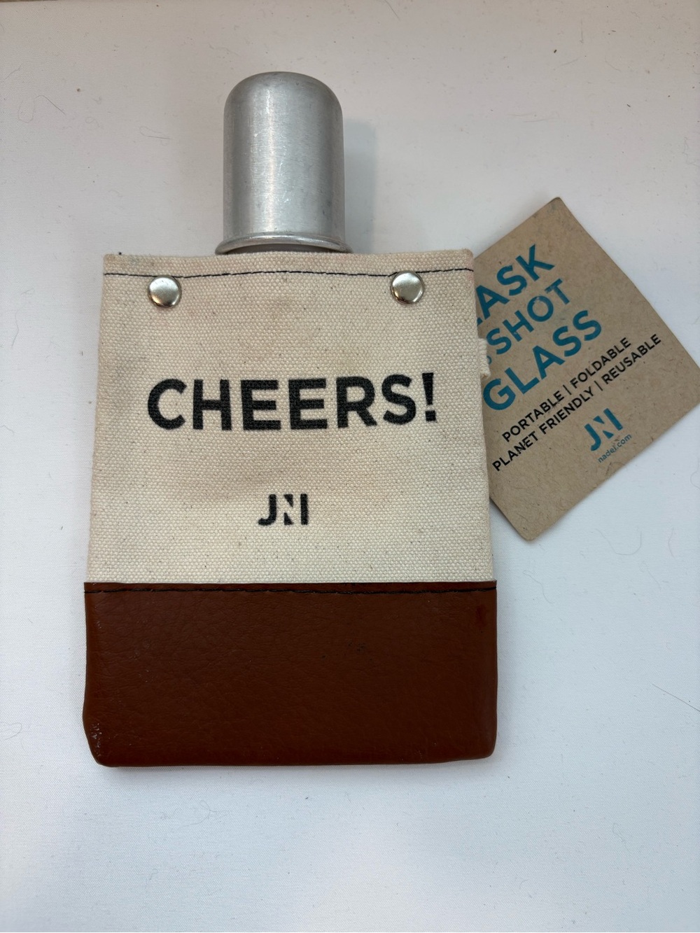 Nadel canvas flask
